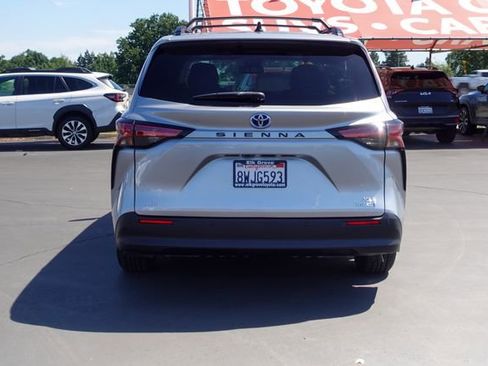 Certified 2021 Toyota Sienna XLE w/ XLE Plus Package AWD/4WD image 8