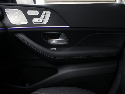 New 2026 Mercedes-Benz GLS 450 4MATIC image 32