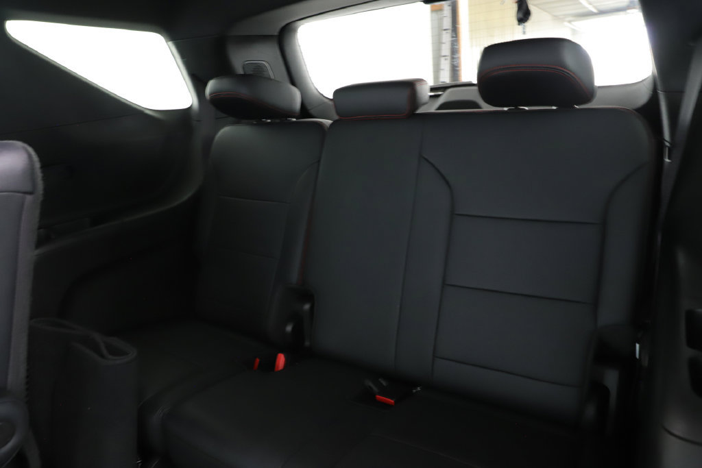 Used 2024 Chevrolet Traverse RS AWD/4WD image 29