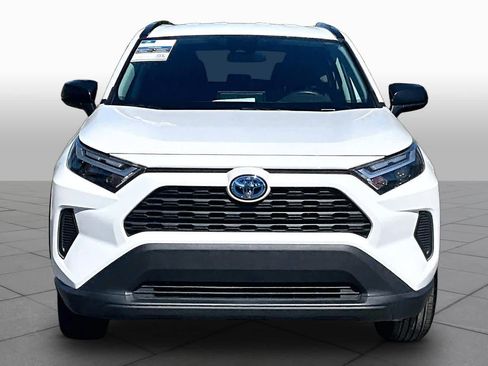 Used 2024 Toyota RAV4 LE AWD/4WD image 4