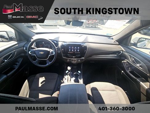 Used 2023 Chevrolet Traverse LT w/ Rear Camera Mirror Package image 17