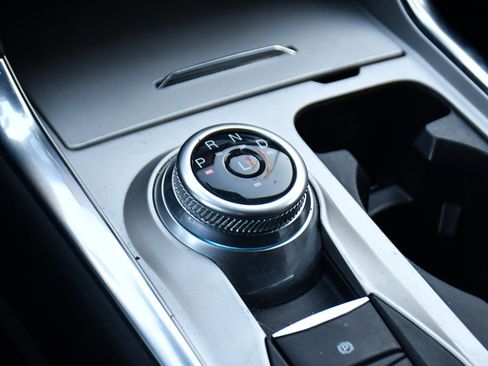 Used 2022 Ford Explorer XLT w/ Equipment Group 202A image 34