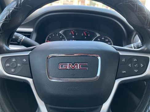 Used 2022 GMC Acadia SLE w/ Driver Convenience Package FWD image 19