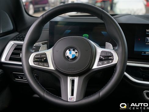 Used 2025 BMW X7 M60i AWD/4WD image 19