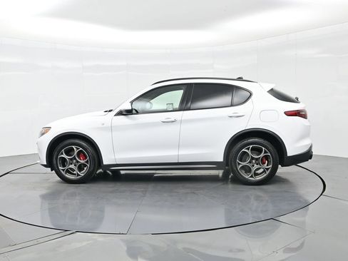 Used 2022 Alfa Romeo Stelvio Ti image 10