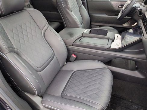 New 2025 INFINITI QX80 Autograph image 31