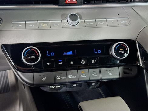 Certified 2023 Hyundai Elantra SEL w/ Convenience Package FWD image 17