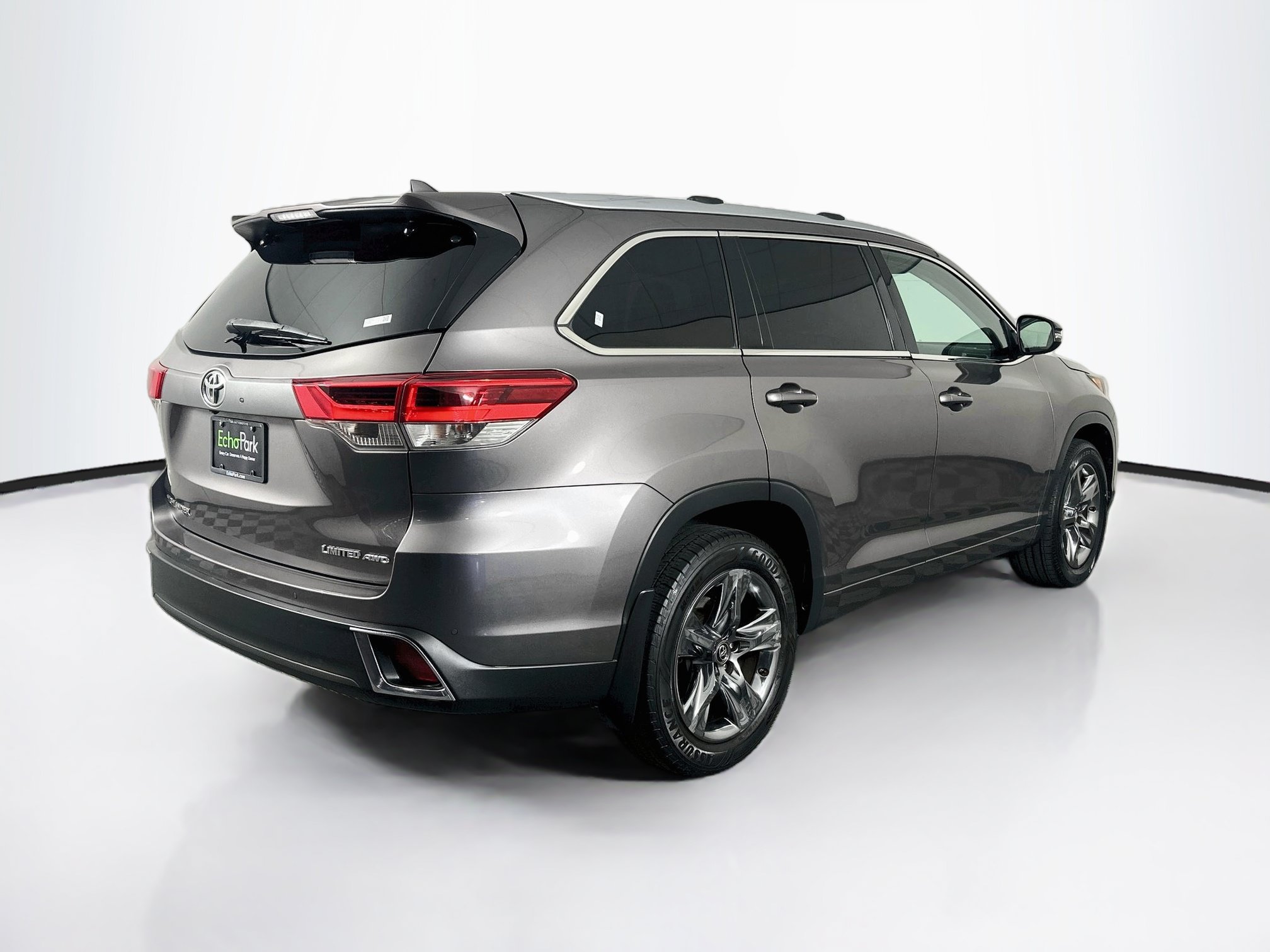 Used 2019 Toyota Highlander Limited Platinum w/ Carpet Mat Package (TMS) AWD/4WD image 9