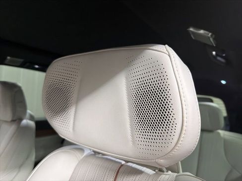 Certified 2026 Cadillac Vistiq Luxury image 13