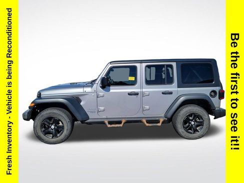 Used 2018 Jeep Wrangler Unlimited Sport S AWD/4WD image 2