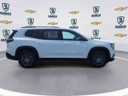 Used 2025 GMC Acadia Elevation FWD image 9