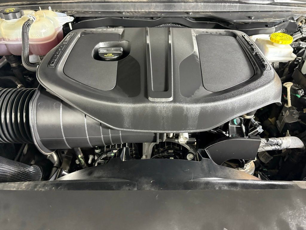 Used 2025 RAM 1500 Big Horn AWD/4WD image 34