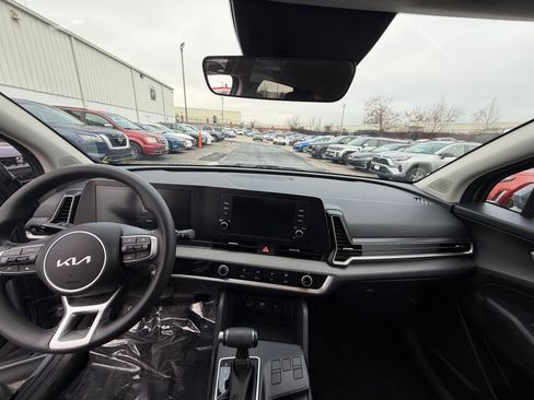 Used 2025 Kia Sportage LX image 34