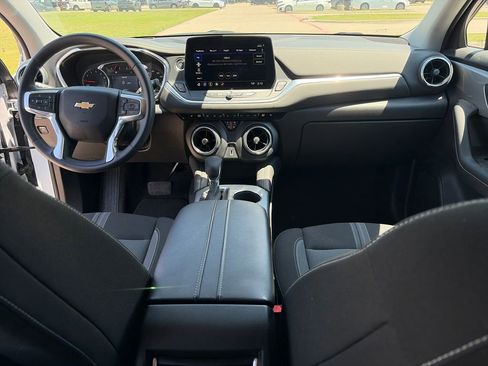 Used 2025 Chevrolet Blazer LT FWD image 20