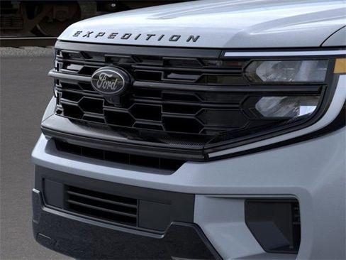 New 2025 Ford Expedition Max Platinum w/ Stealth Appearance Package image 17