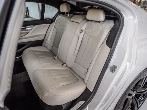 Used 2018 BMW 740i xDrive AWD/4WD image 23