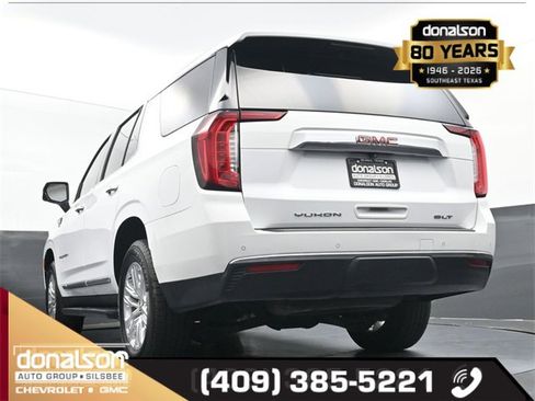 Used 2022 GMC Yukon SLT w/ SLT Premium Package image 18