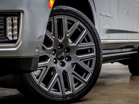 Used 2024 GMC Yukon Denali w/ Advanced Technology Package AWD/4WD image 22
