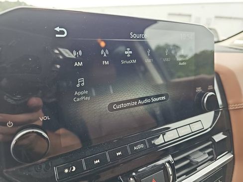 Used 2025 Nissan Pathfinder Platinum FWD image 18