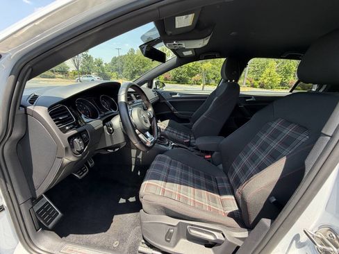 Used 2018 Volkswagen GTI S FWD image 10