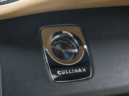 Used 2022 Rolls-Royce Cullinan image 33