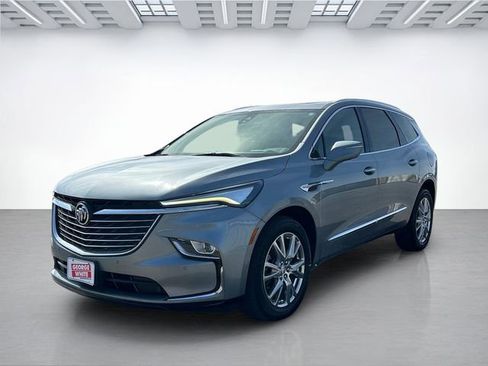 Used 2023 Buick Enclave Premium image 8