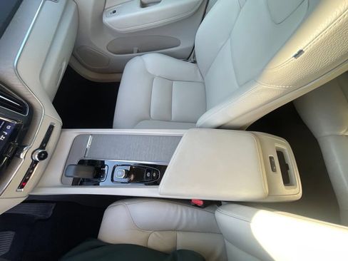 Used 2023 Volvo XC60 B5 Plus w/ Climate Package AWD/4WD image 23