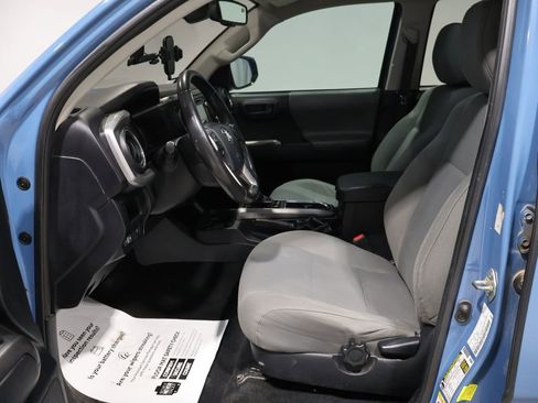 Used 2019 Toyota Tacoma SR5 image 11