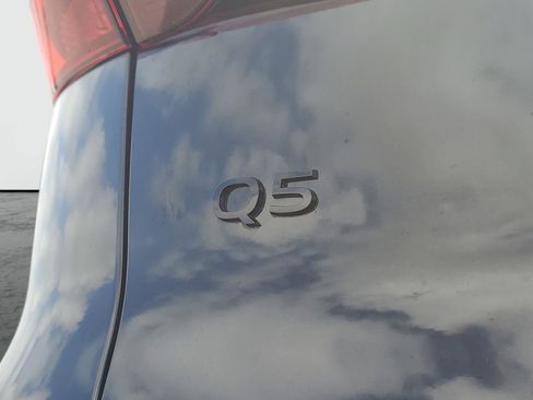 Used 2025 Audi Q5 Premium Plus w/ Premium Plus AWD/4WD image 6