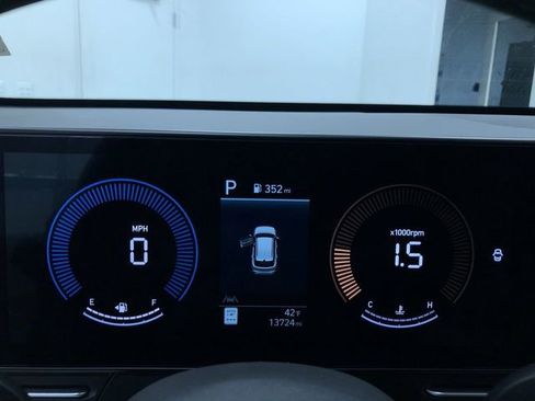 Used 2025 Hyundai Kona SEL image 30