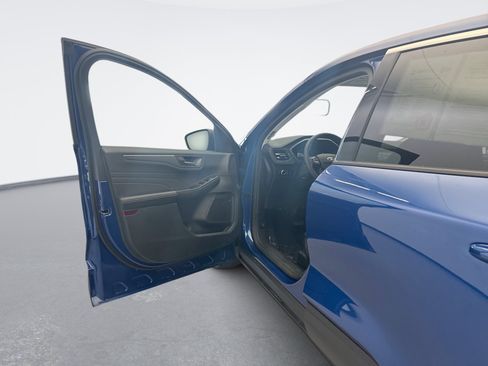 Used 2023 Ford Escape Active AWD/4WD image 9