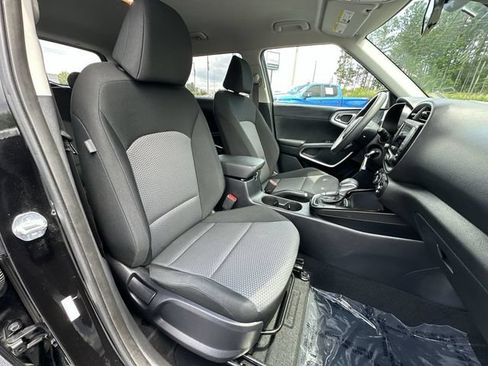 Used 2023 Kia Soul LX FWD image 24