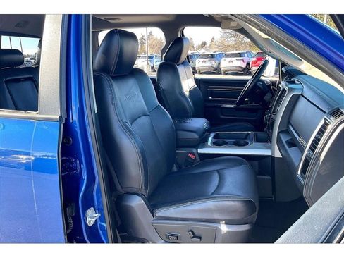 Used 2017 RAM 2500 Laramie image 8