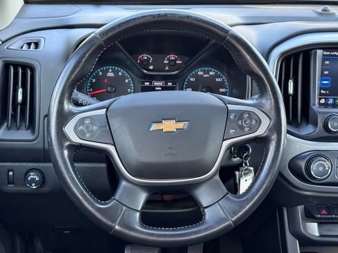 Used 2022 Chevrolet Colorado LT w/ Chrome Appearance Package RWD image 7