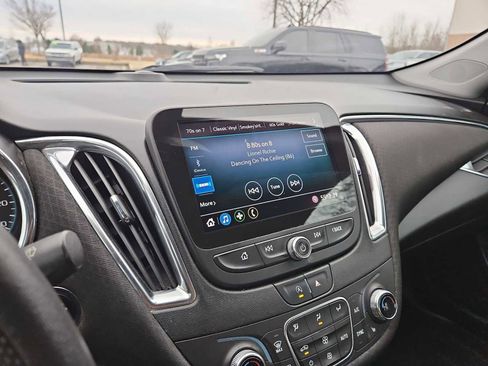 Used 2020 Chevrolet Malibu LT image 30