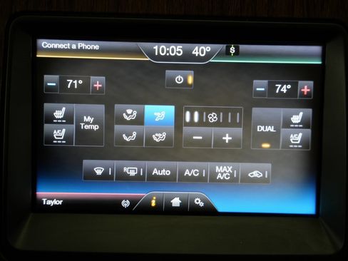 Used 2014 Ford F150 Lariat w/ Lariat Chrome Package image 21