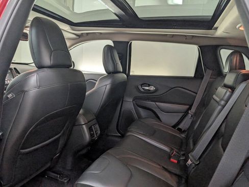 Used 2016 Jeep Cherokee Trailhawk w/ Leather Interior Group AWD/4WD image 15
