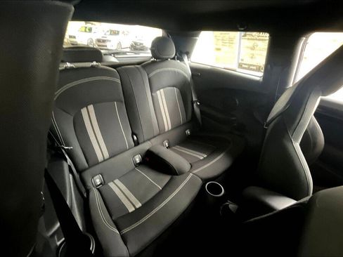 Used 2021 MINI Cooper 2-Door Hardtop image 16