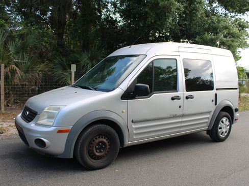 Used 2011 Ford Transit Connect XLT FWD image 2