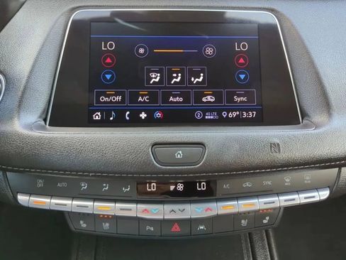 Used 2020 Cadillac XT4 Premium Luxury w/ Driver Assist Package AWD/4WD image 18