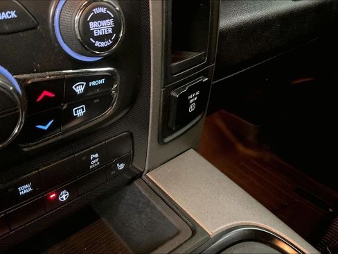 Used 2018 RAM 1500 Rebel w/ Luxury Group image 19