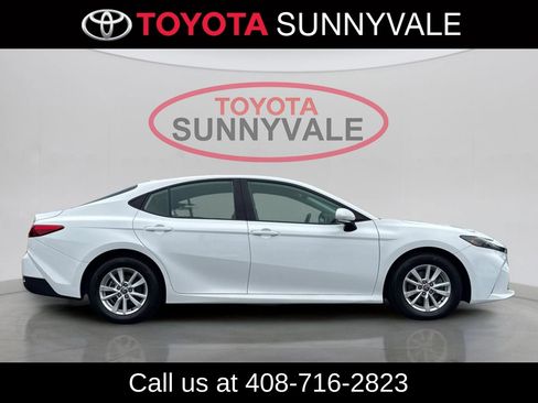 Used 2025 Toyota Camry LE FWD image 9