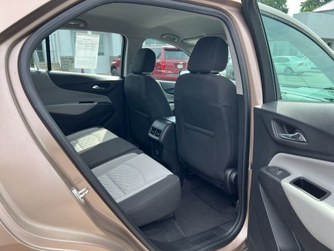 Used 2018 Chevrolet Equinox LS AWD/4WD image 11