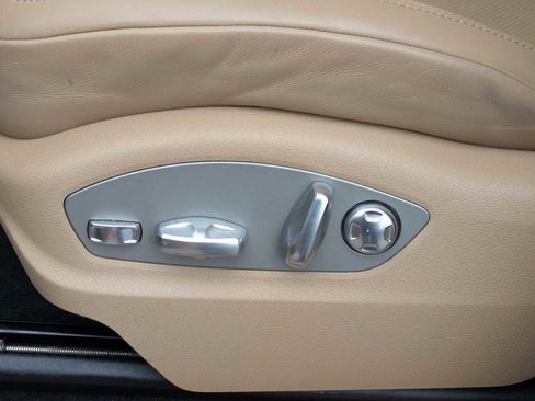 Used 2021 Porsche Macan image 12