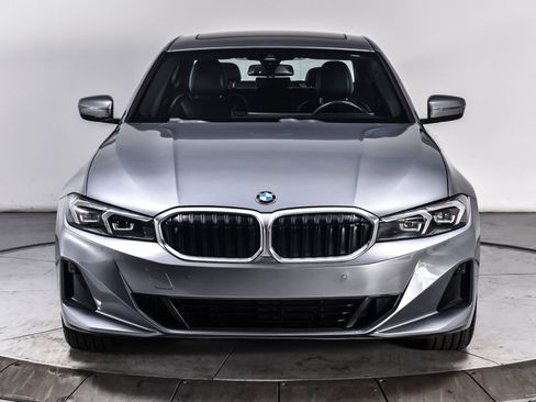 Used 2023 BMW 330i Sedan w/ Driving Assistance Package RWD image 8