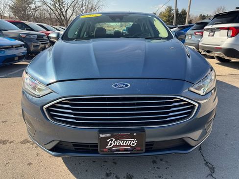 Used 2019 Ford Fusion SE image 2