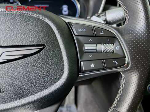 Used 2025 Genesis G70 2.5T RWD image 17