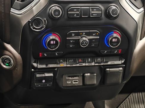 Used 2021 Chevrolet Silverado 1500 LT w/ Max Trailering Package image 9