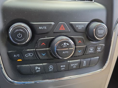Used 2021 Jeep Grand Cherokee Laredo RWD image 28