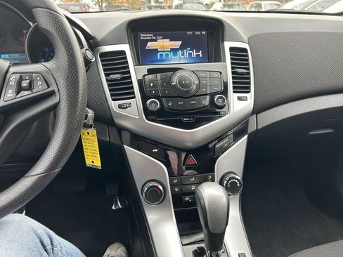 Used 2016 Chevrolet Cruze LT FWD image 16